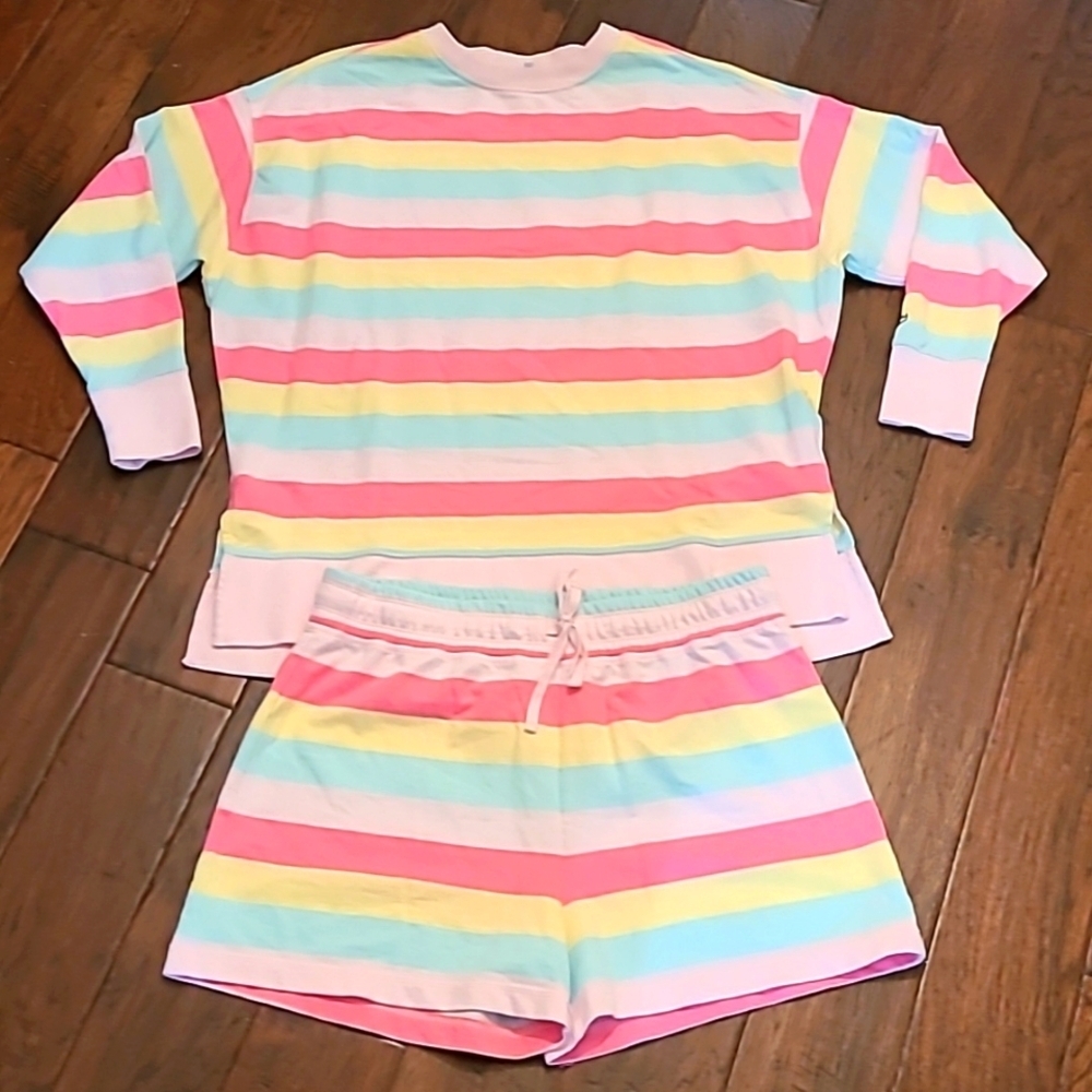Cabana by Crown & Ivy short set. Top is Medium & Shorts are Large
